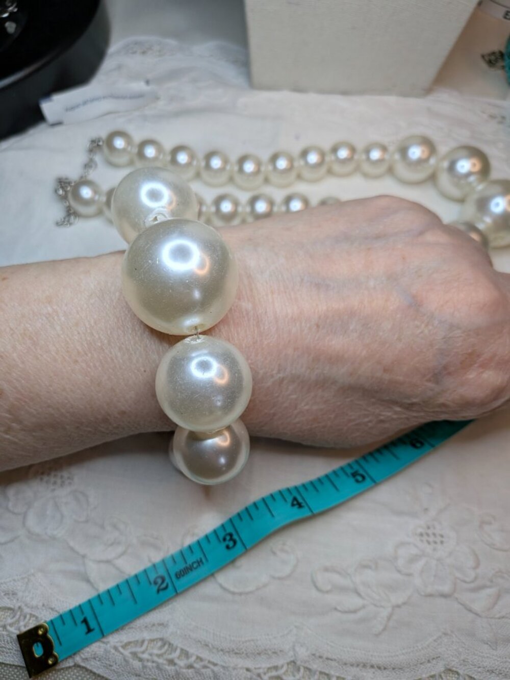 Vintage Chunky Oversized Faux Pearl Necklace & Bracelet Set - Picture 5 of 6